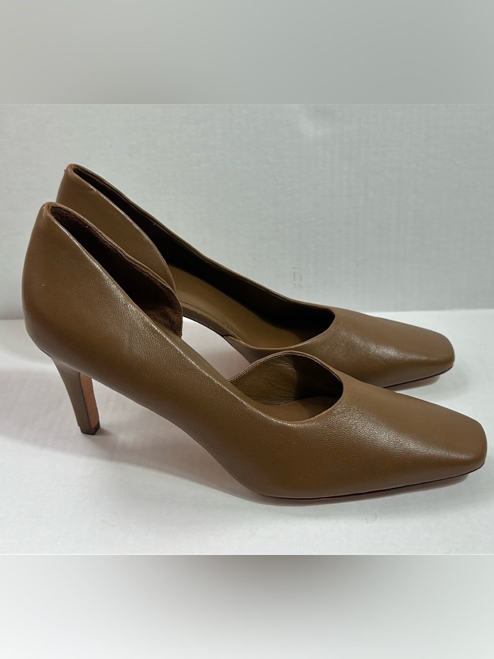 Vince Brown Pointed-Toe Leather Pumps Size 10